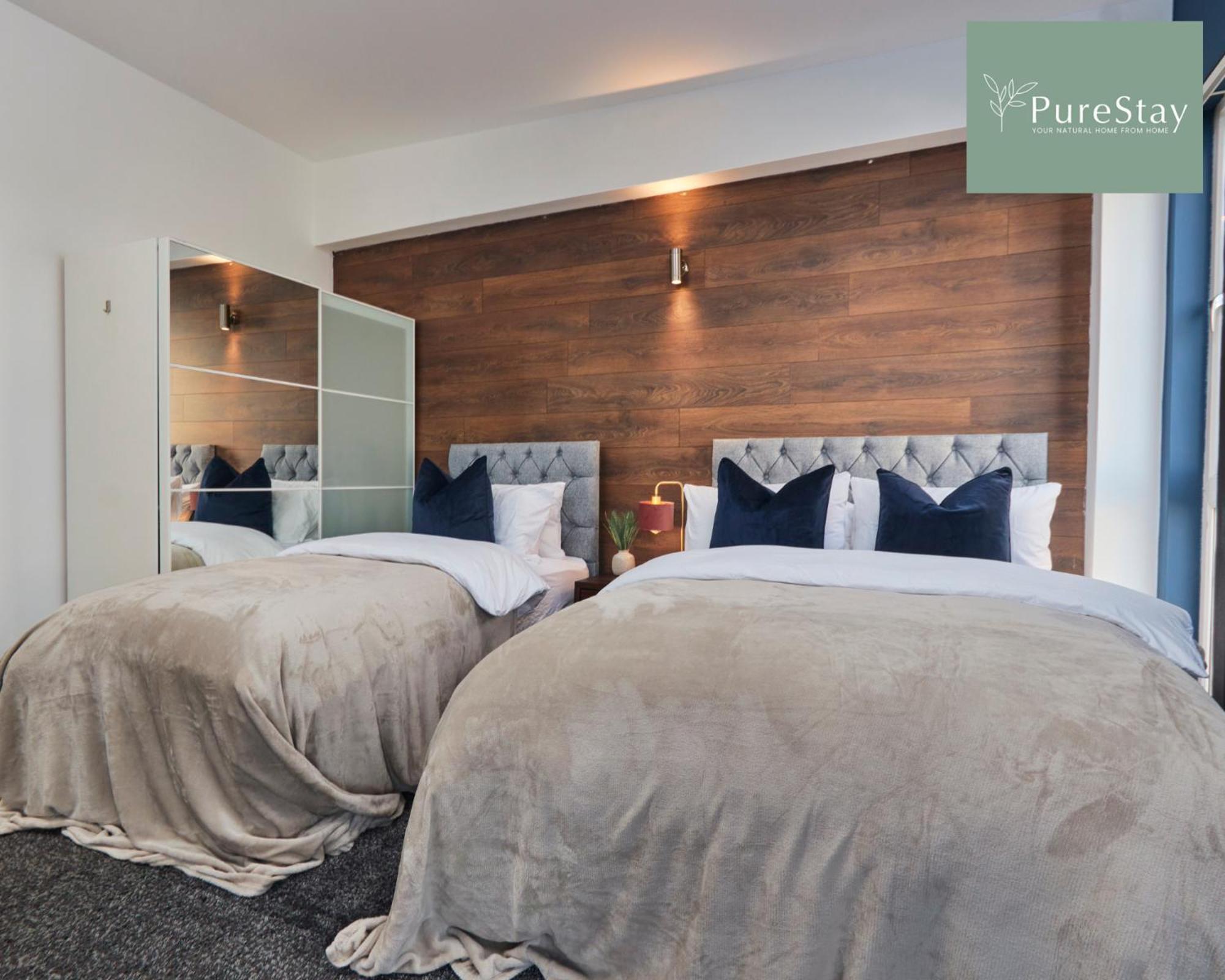 Superb House Manchester Near Etihad With Free Parking Sleeps 8 Eksteriør billede