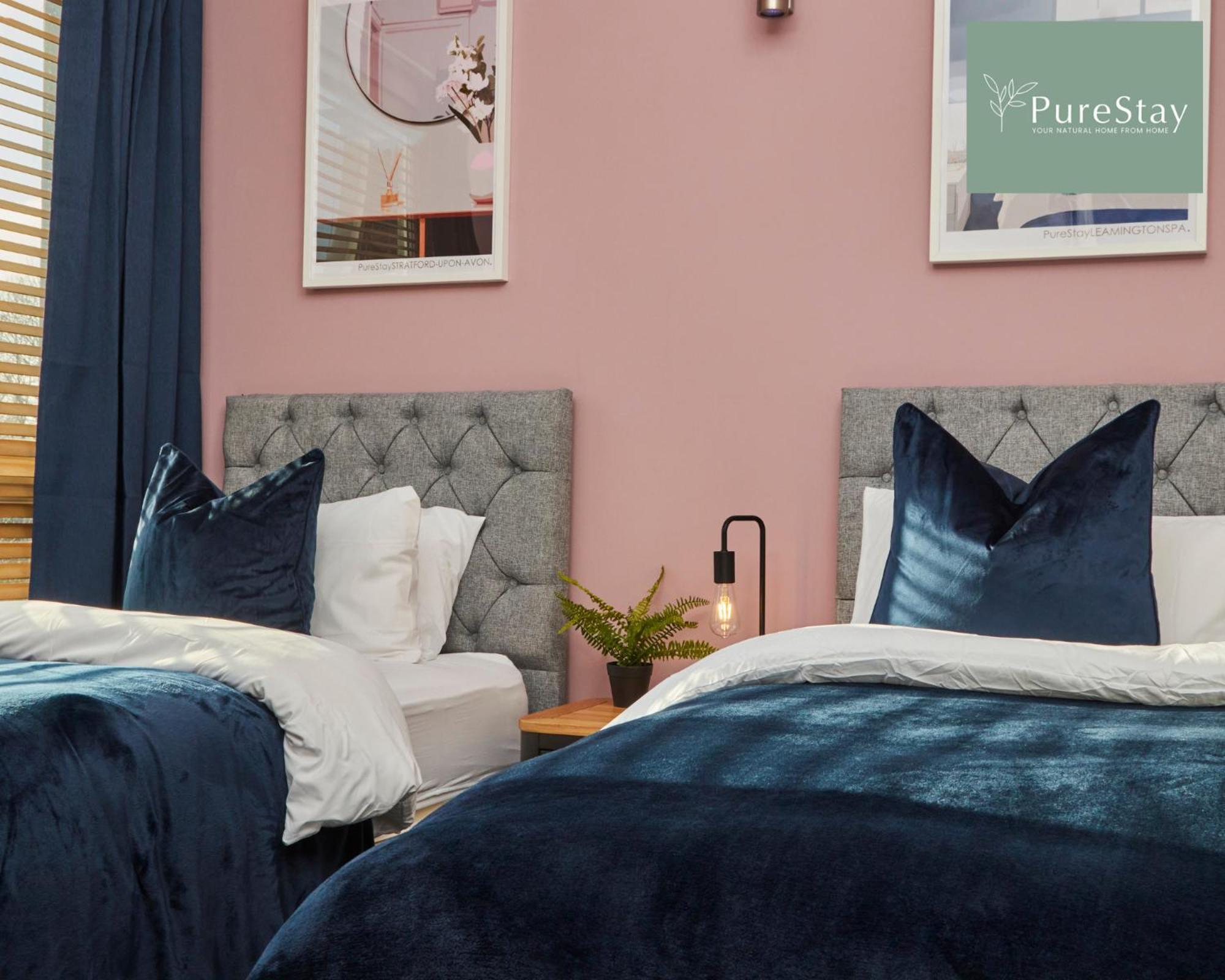 Superb House Manchester Near Etihad With Free Parking Sleeps 8 Eksteriør billede