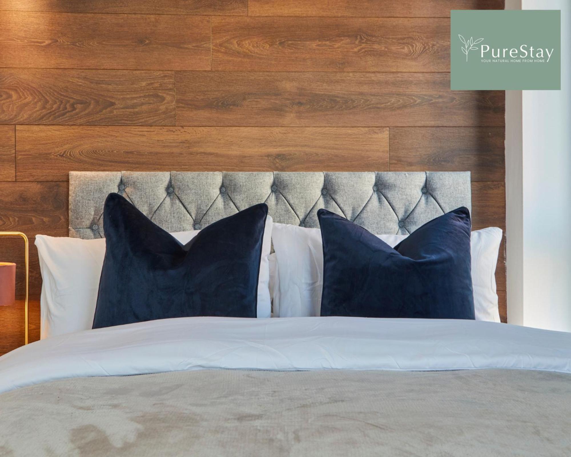 Superb House Manchester Near Etihad With Free Parking Sleeps 8 Eksteriør billede