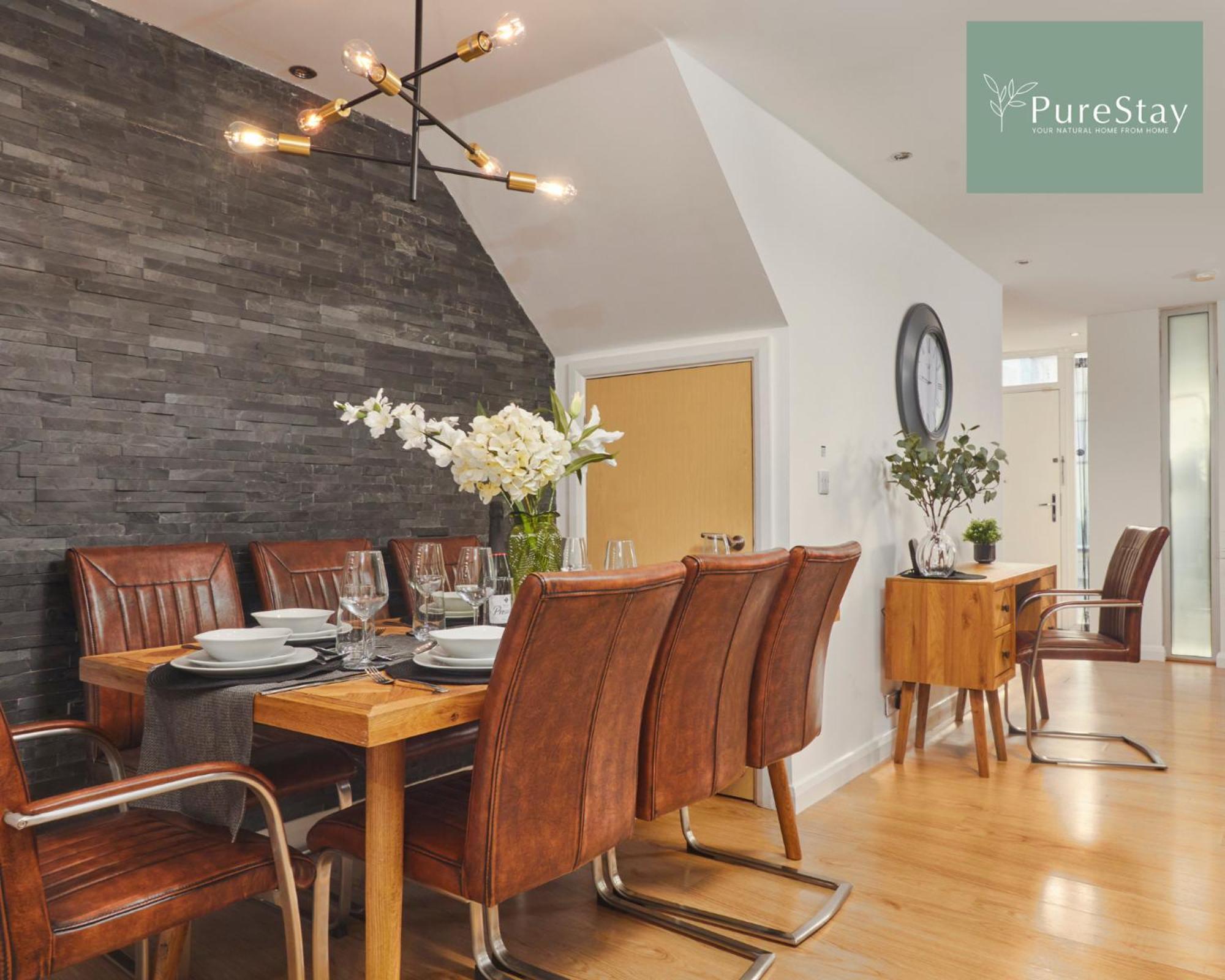 Superb House Manchester Near Etihad With Free Parking Sleeps 8 Eksteriør billede