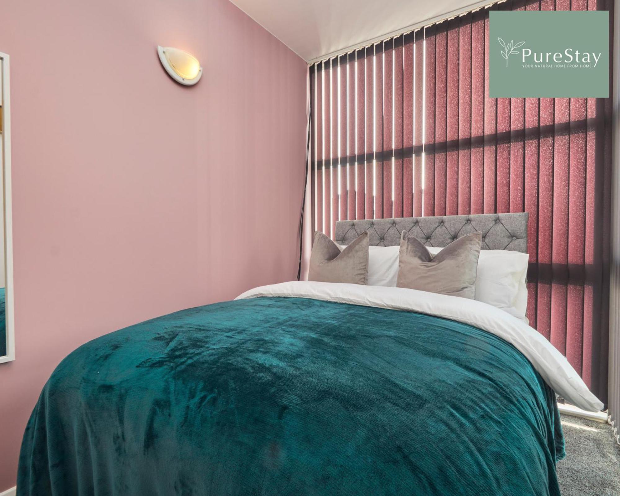 Superb House Manchester Near Etihad With Free Parking Sleeps 8 Eksteriør billede
