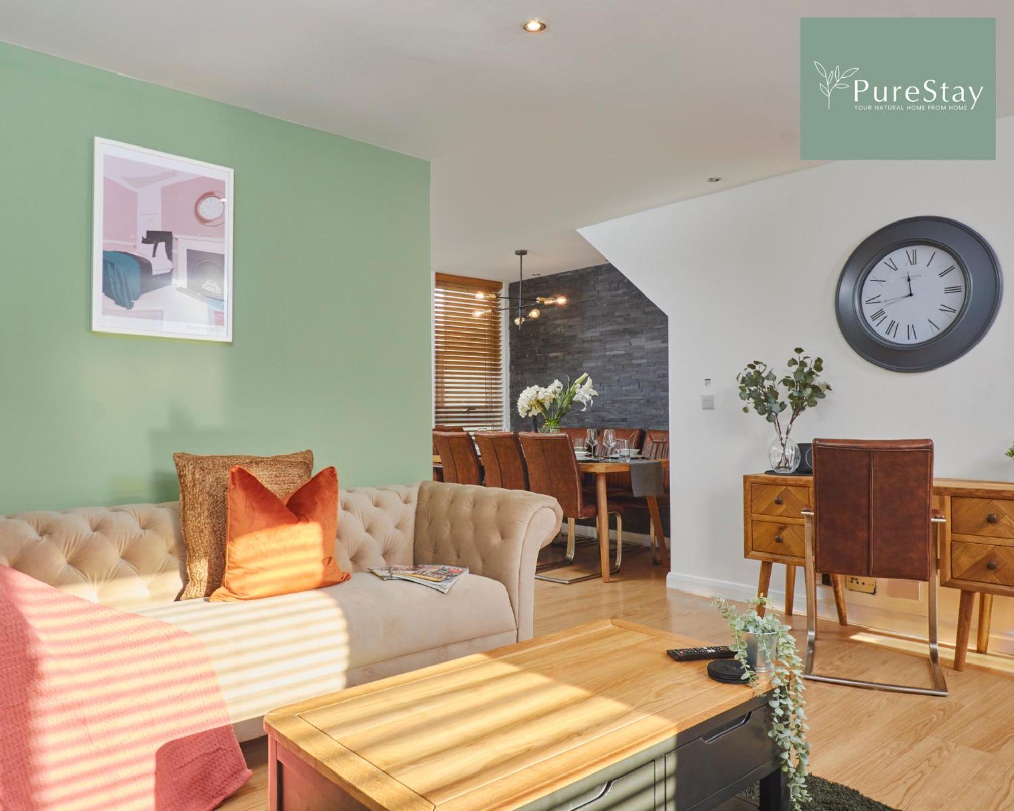 Superb House Manchester Near Etihad With Free Parking Sleeps 8 Eksteriør billede