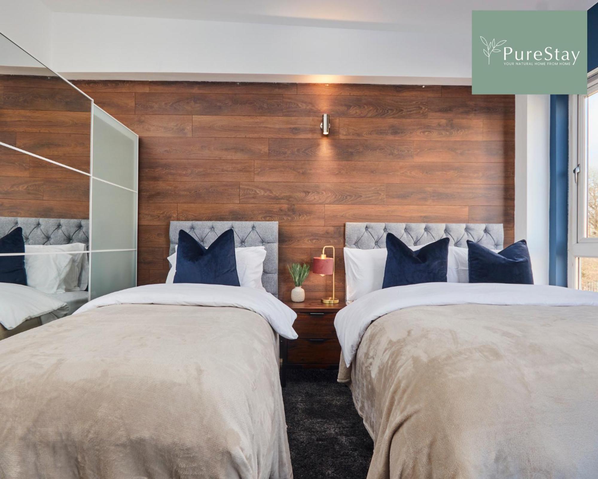 Superb House Manchester Near Etihad With Free Parking Sleeps 8 Eksteriør billede
