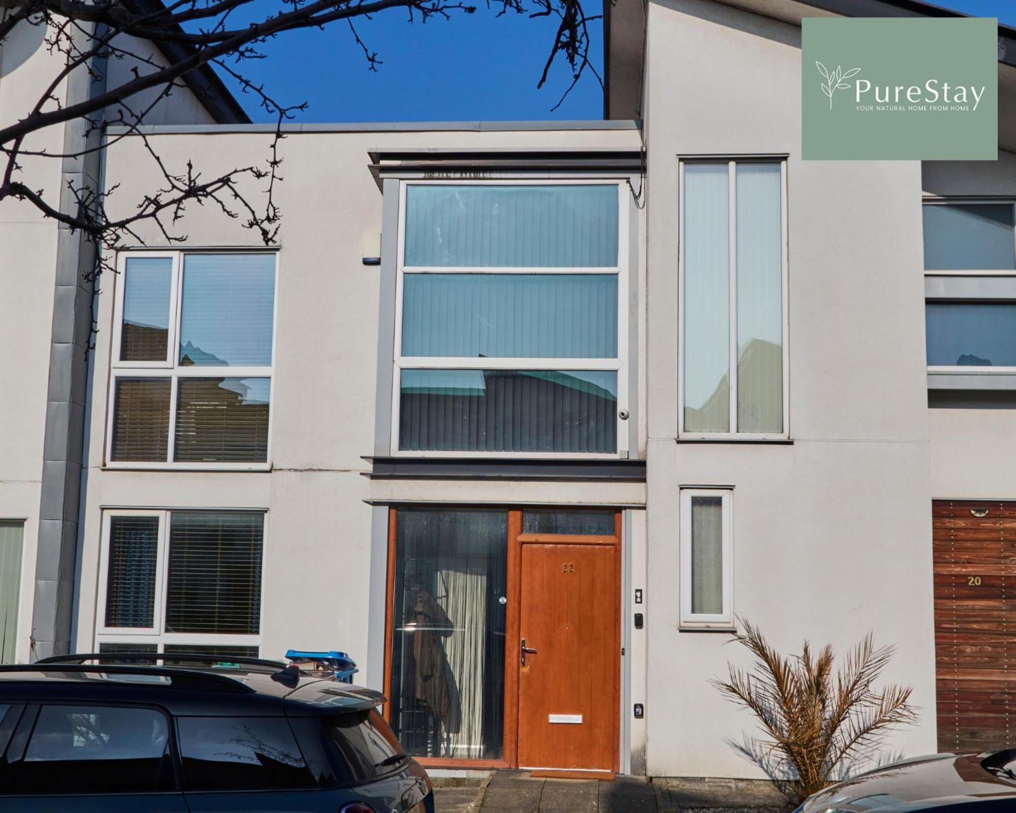 Superb House Manchester Near Etihad With Free Parking Sleeps 8 Eksteriør billede