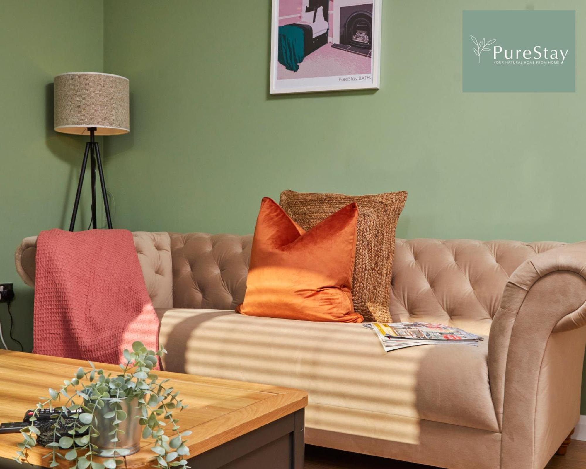 Superb House Manchester Near Etihad With Free Parking Sleeps 8 Eksteriør billede