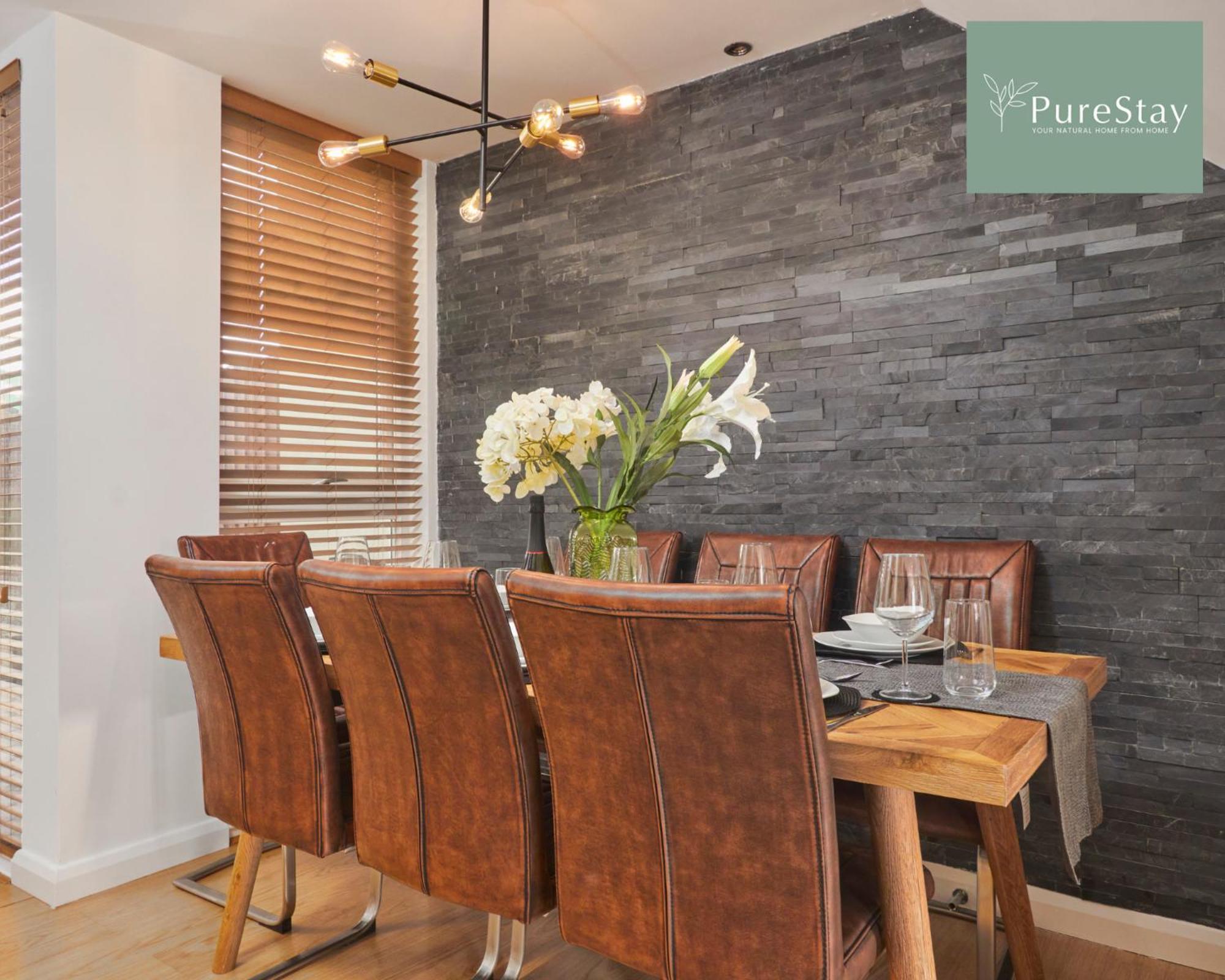 Superb House Manchester Near Etihad With Free Parking Sleeps 8 Eksteriør billede