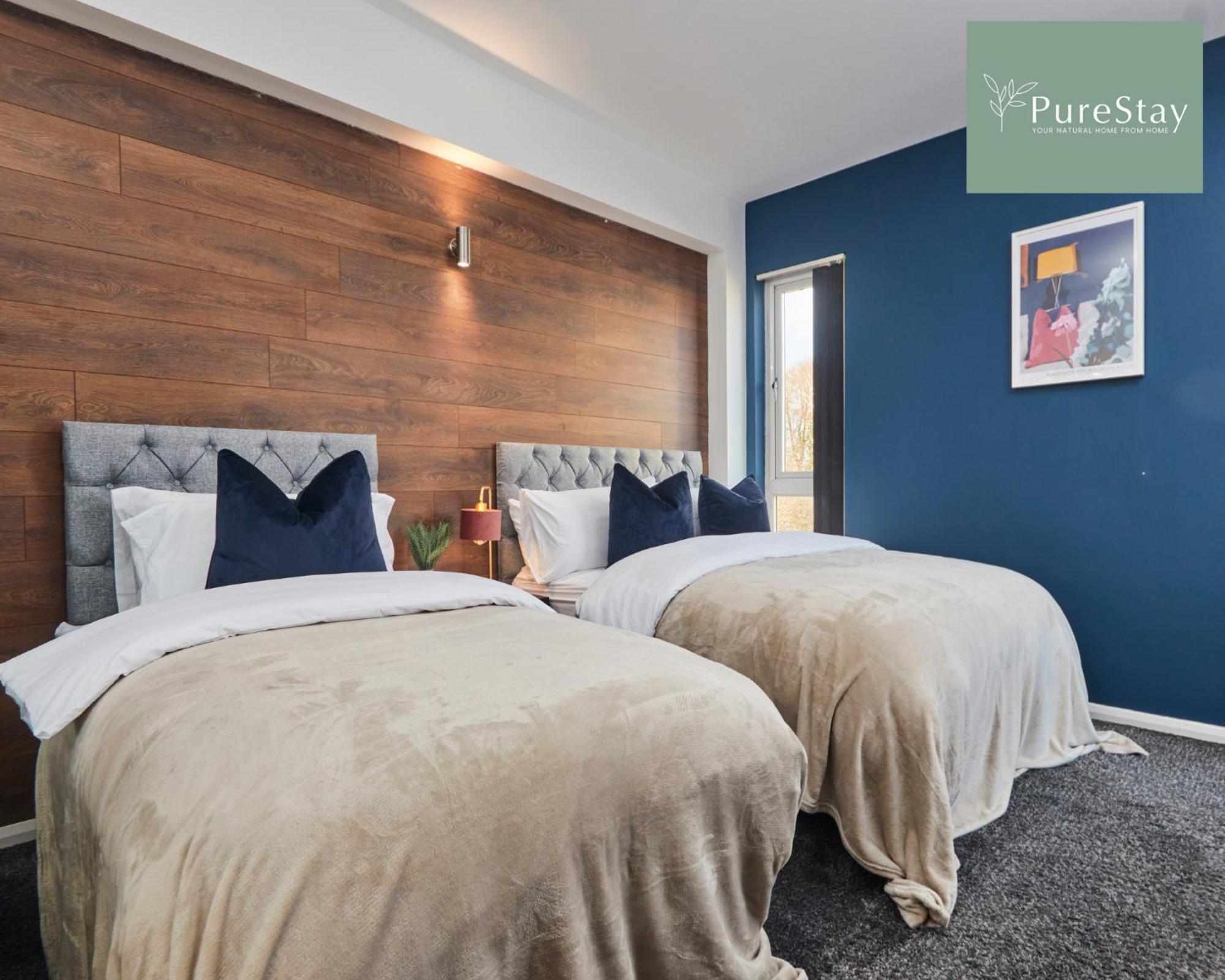 Superb House Manchester Near Etihad With Free Parking Sleeps 8 Eksteriør billede
