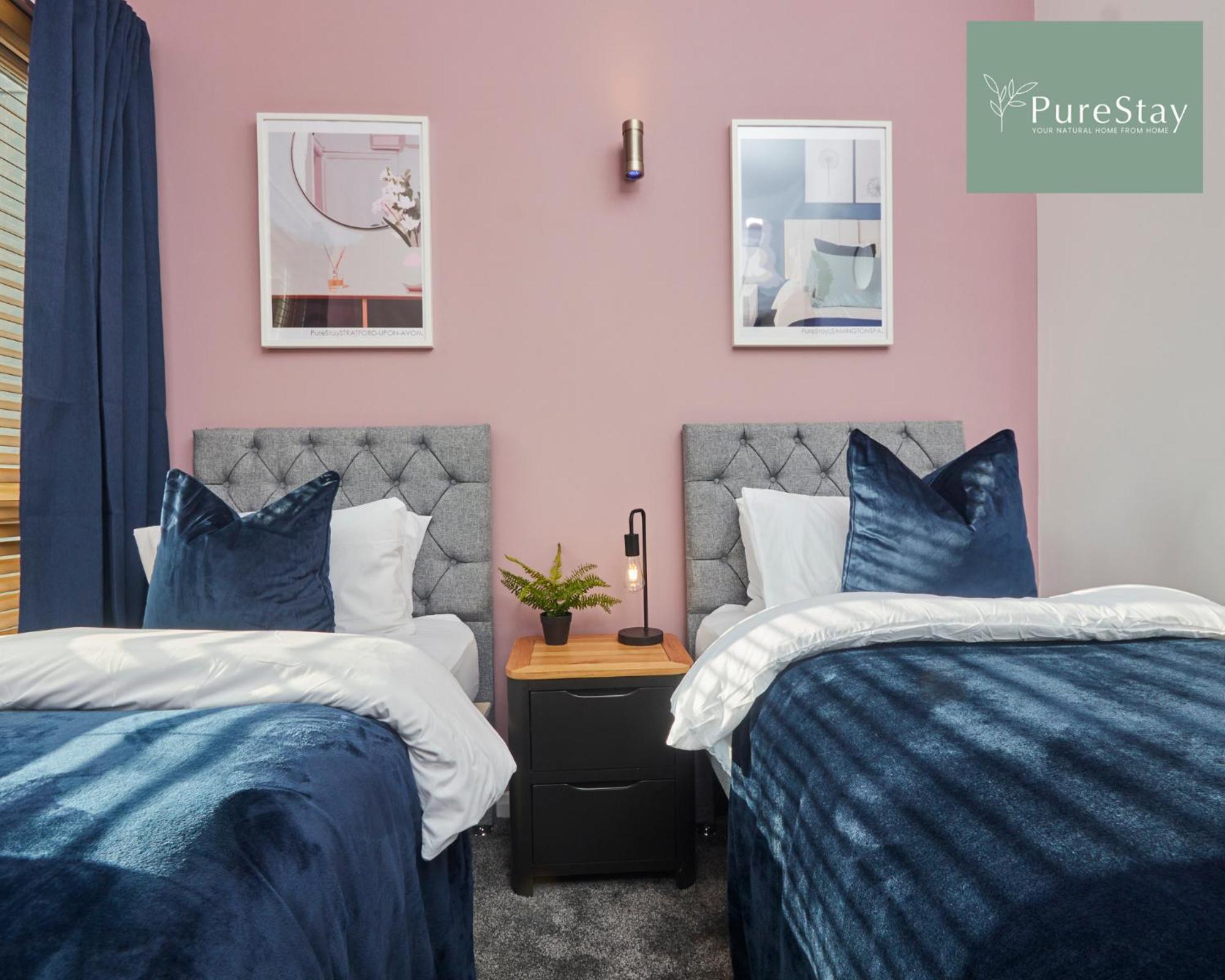 Superb House Manchester Near Etihad With Free Parking Sleeps 8 Eksteriør billede