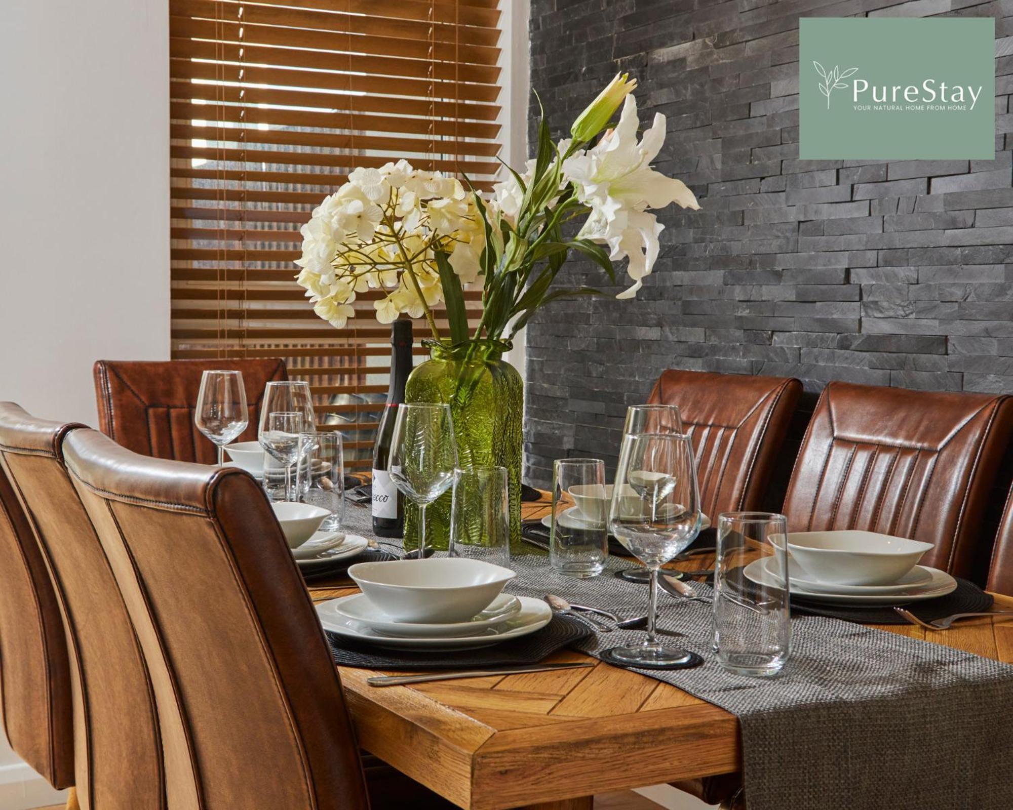Superb House Manchester Near Etihad With Free Parking Sleeps 8 Eksteriør billede