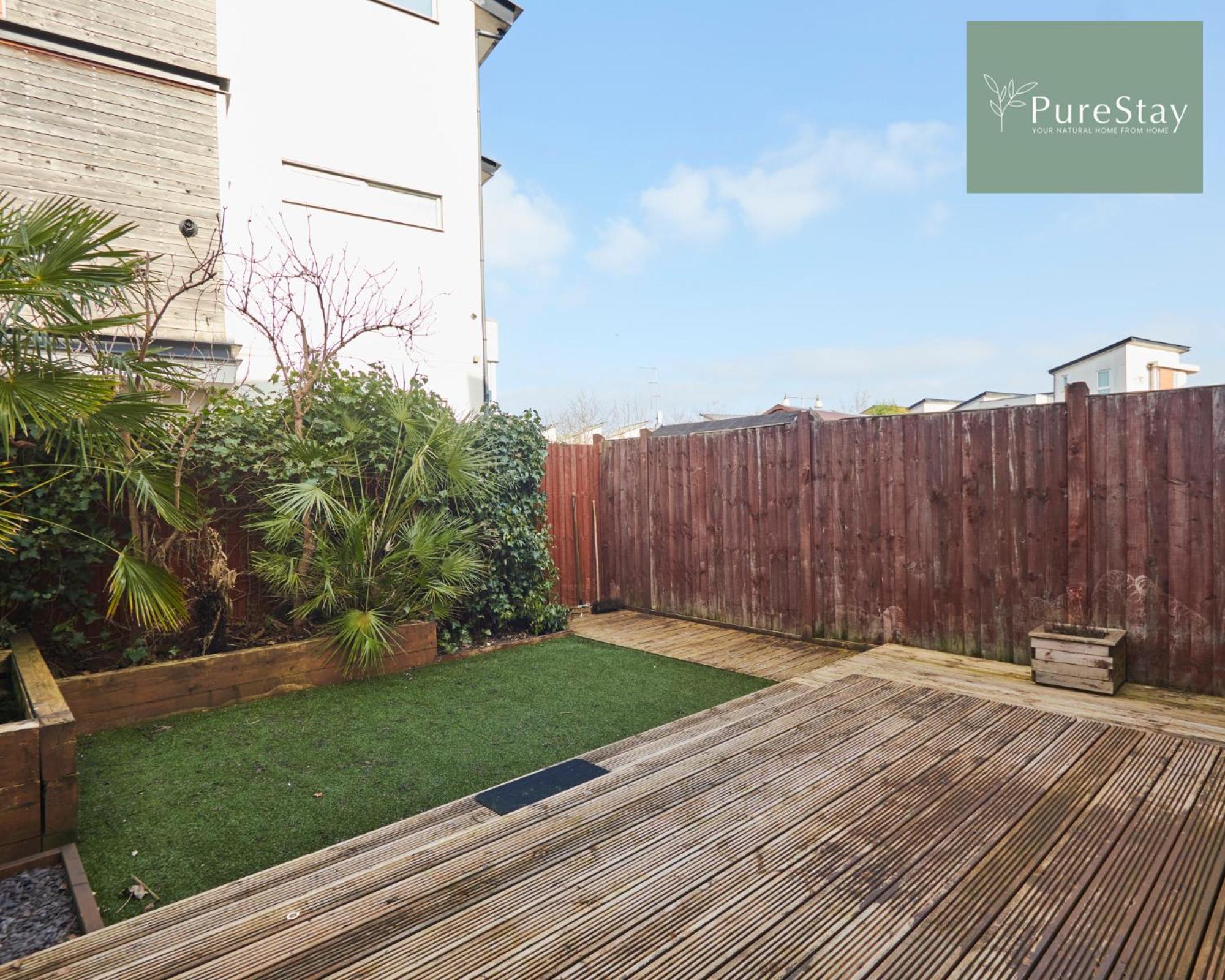 Superb House Manchester Near Etihad With Free Parking Sleeps 8 Eksteriør billede