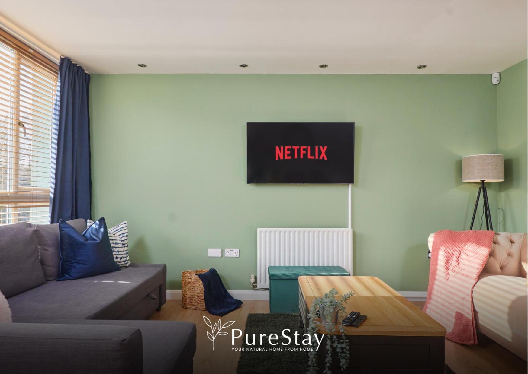 Superb House Manchester Near Etihad With Free Parking Sleeps 8 Eksteriør billede