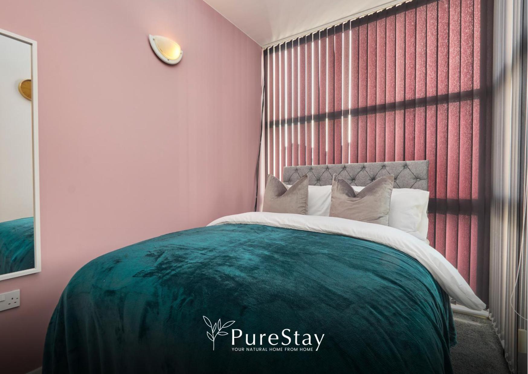 Superb House Manchester Near Etihad With Free Parking Sleeps 8 Eksteriør billede