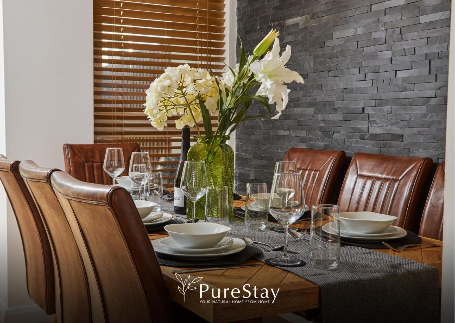 Superb House Manchester Near Etihad With Free Parking Sleeps 8 Eksteriør billede