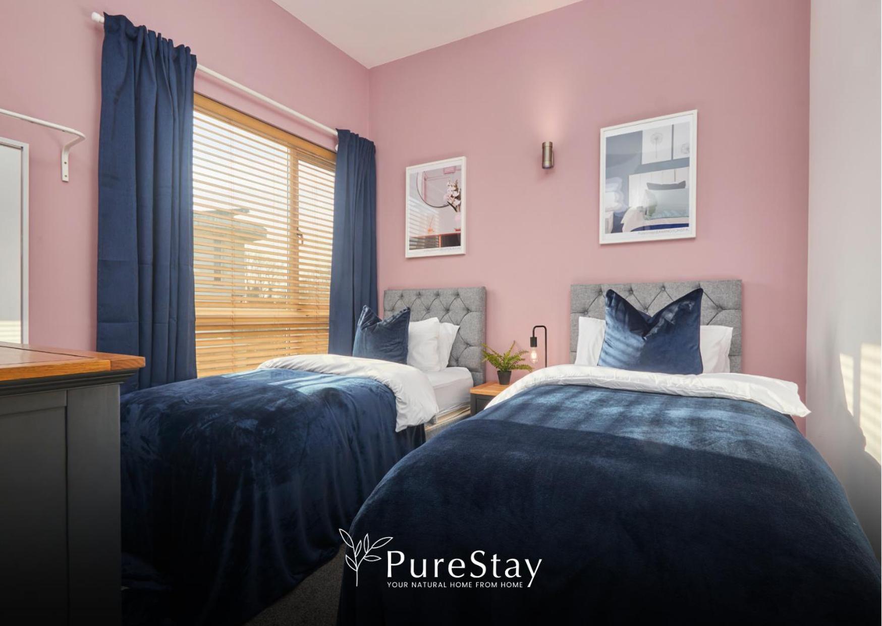 Superb House Manchester Near Etihad With Free Parking Sleeps 8 Eksteriør billede